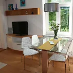 Dimora With Free Parking 류블랴나