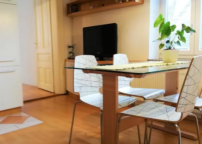 Dimora With Free Parking Apartment